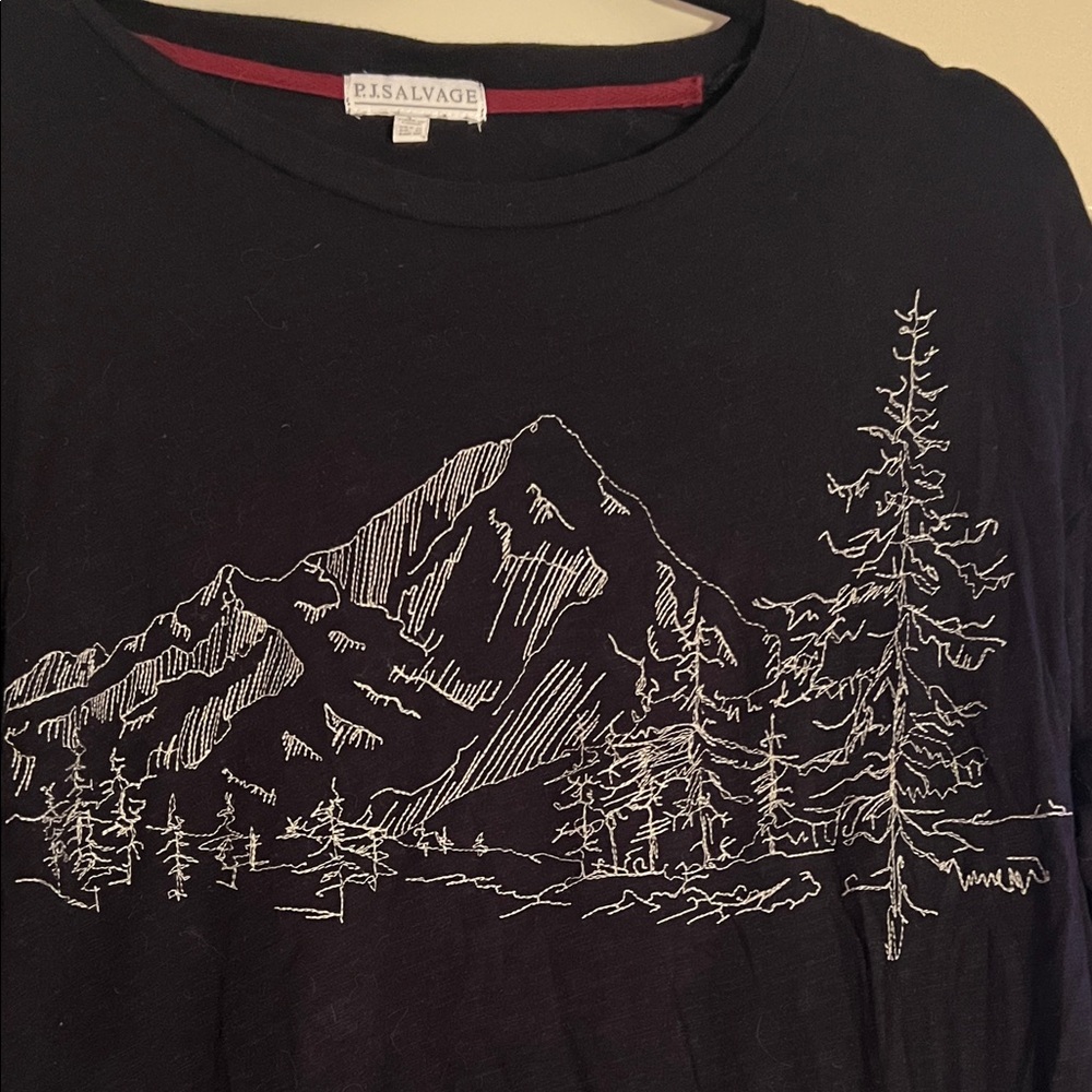 PJ Salvage Black Mountain Embroidered Lounge Shirt Size M